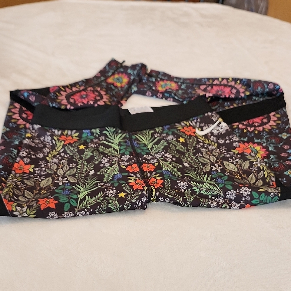 Nikes Dri Fit Size XS RT Floral Print Pants Womens Size XS